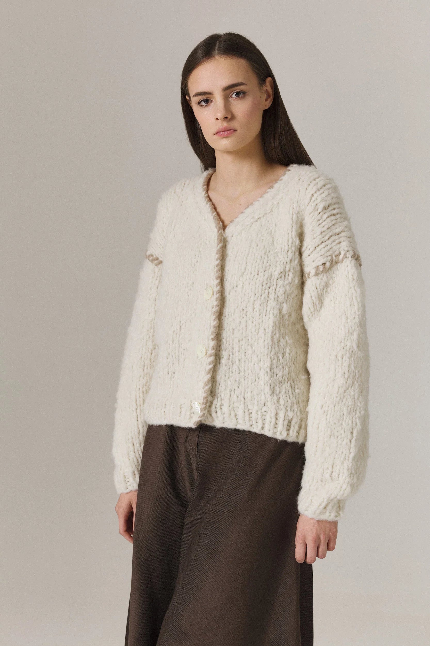 MURA HANDKNITTED LOFTY CASHMERE CARDIGAN IN SUGAR – Santicler