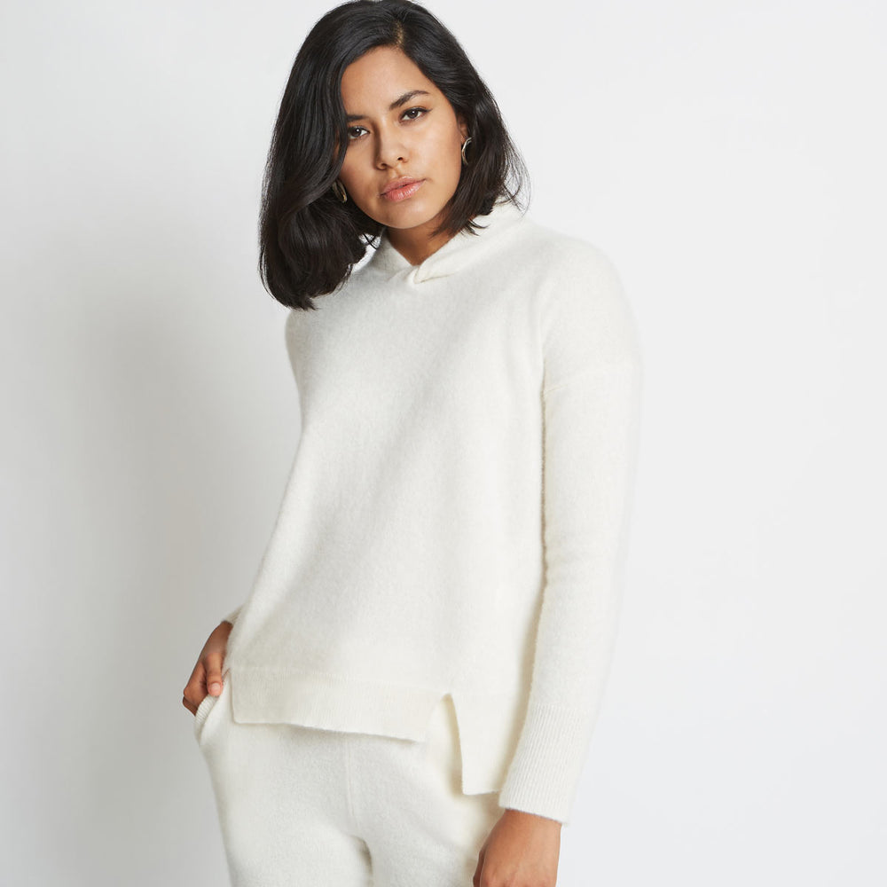 FARAH TWIST NECKBAND CASHMERE SWEATER IN SUGAR