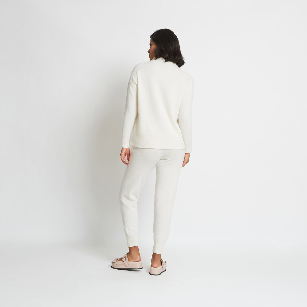 
                  
                    FARAH TWIST NECKBAND CASHMERE SWEATER IN SUGAR
                  
                