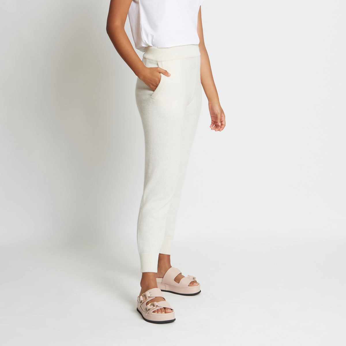 
                  
                    ADDISON CASHMERE TRACK PANT IN SUGAR
                  
                