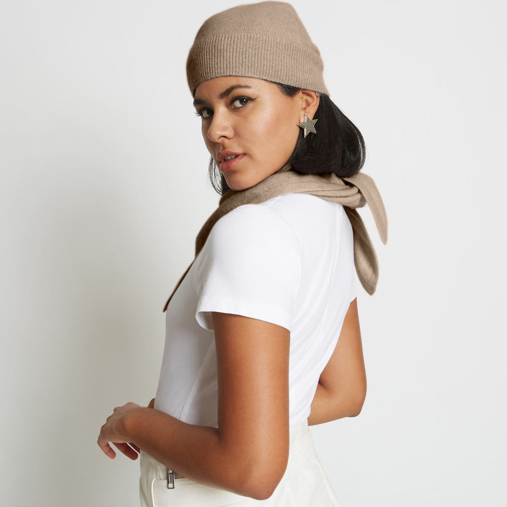 
                  
                    ABI CASHMERE BEANIE HAT IN FAWN
                  
                