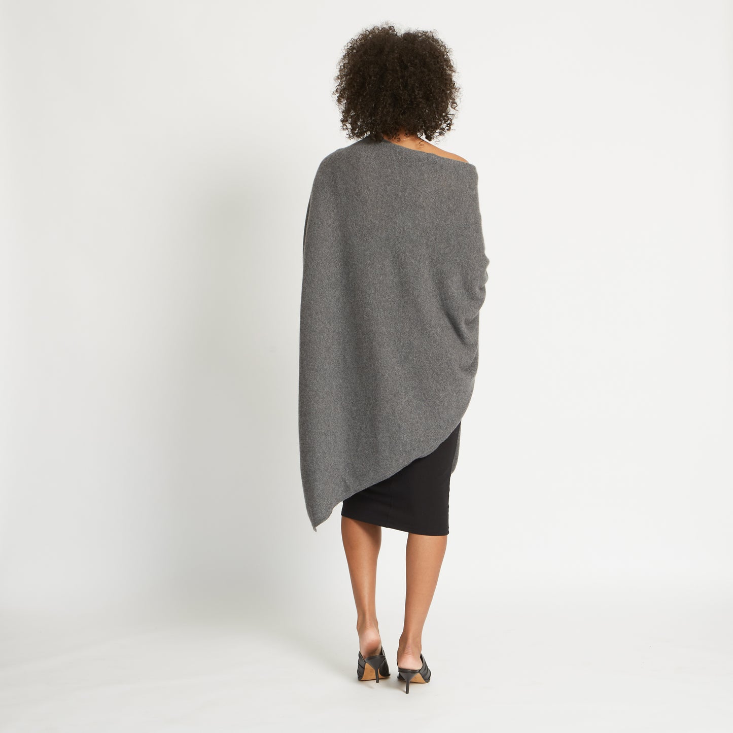 
                  
                    JENICA OVERSIZED CASHMERE CAPE PONCHO IN HEATHER CHARCOAL
                  
                