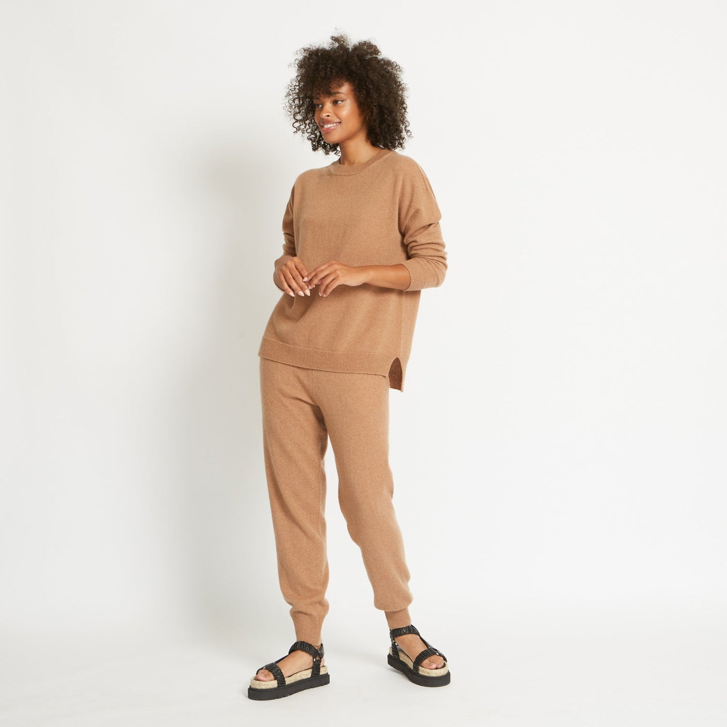 
                  
                    ADDISON CASHMERE TRACK PANT IN CARAMEL
                  
                