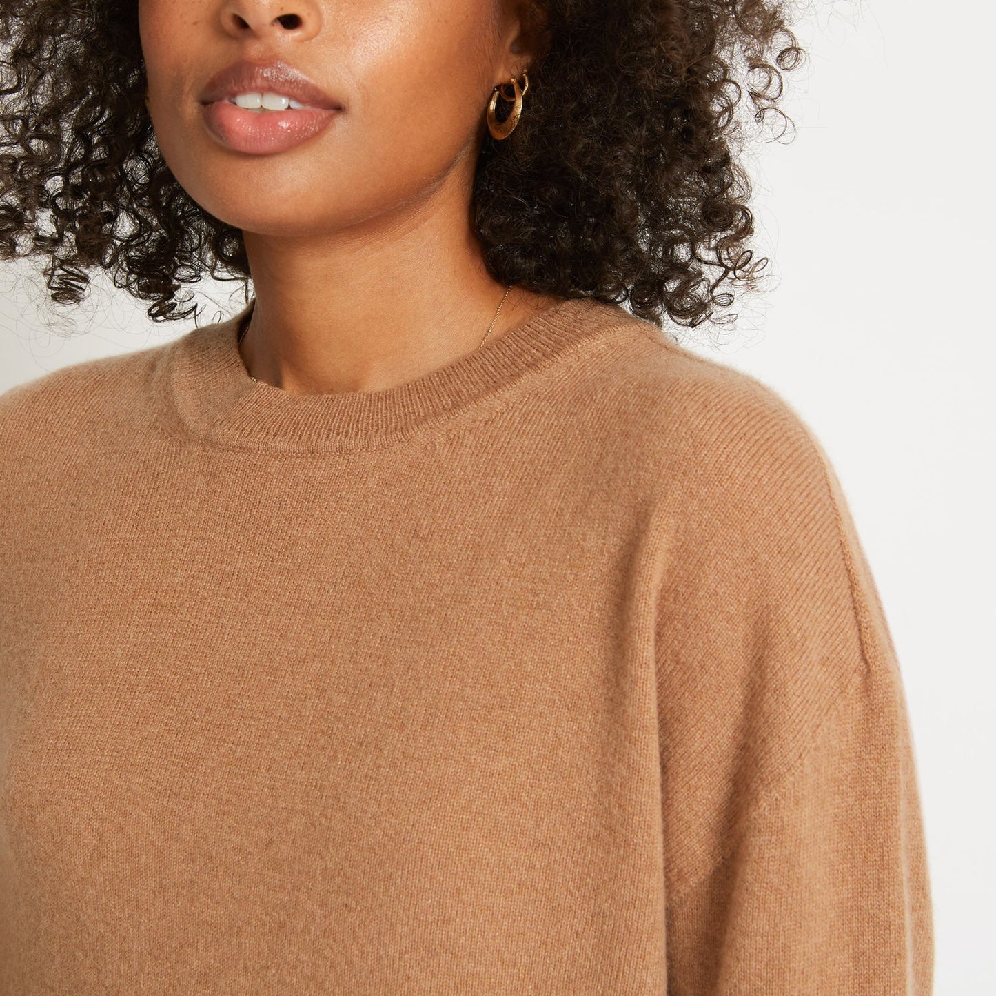 
                  
                    RILEY 3D KNITTED CASHMERE CREWNECK SWEATER IN CARAMEL
                  
                