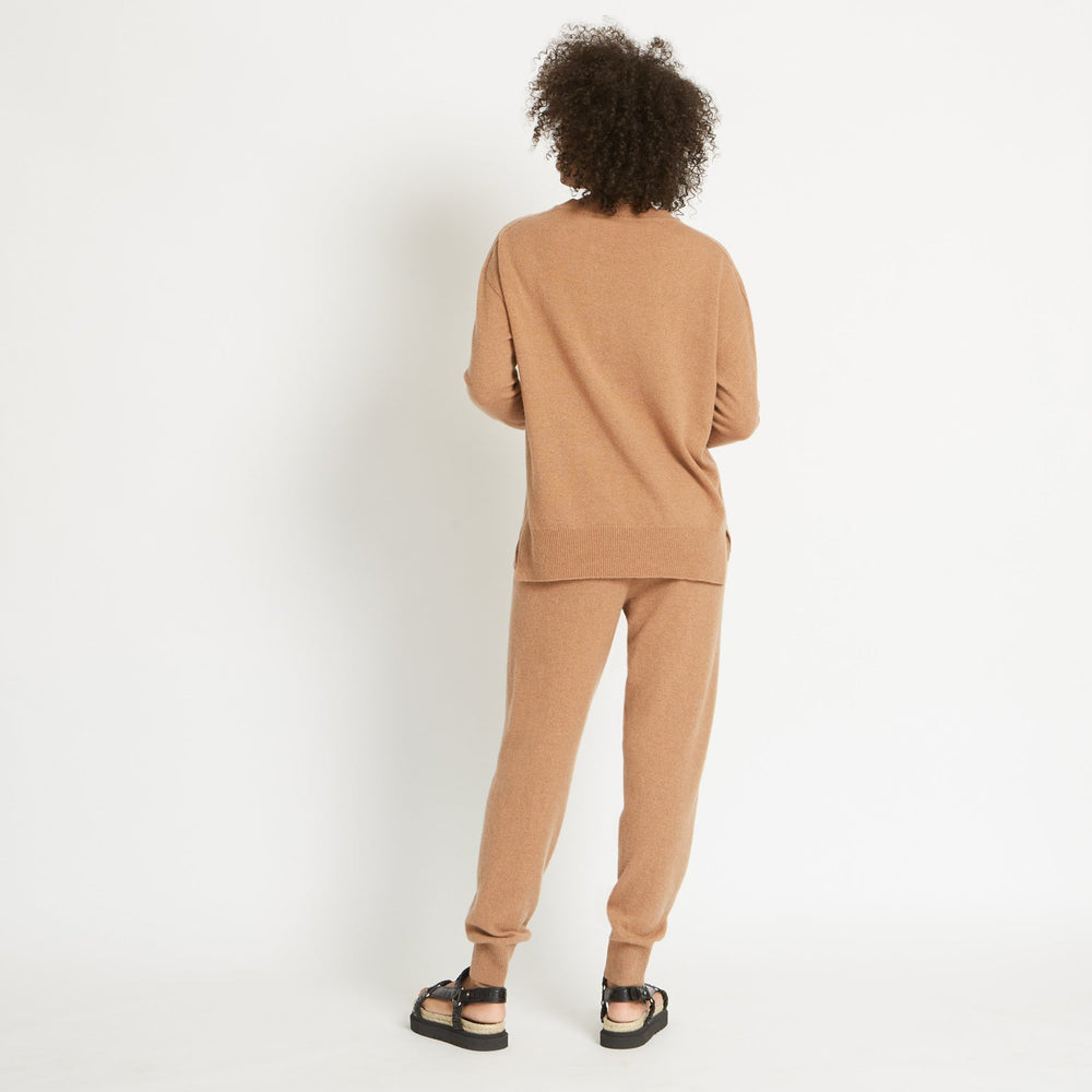 
                  
                    ADDISON CASHMERE TRACK PANT IN CARAMEL
                  
                