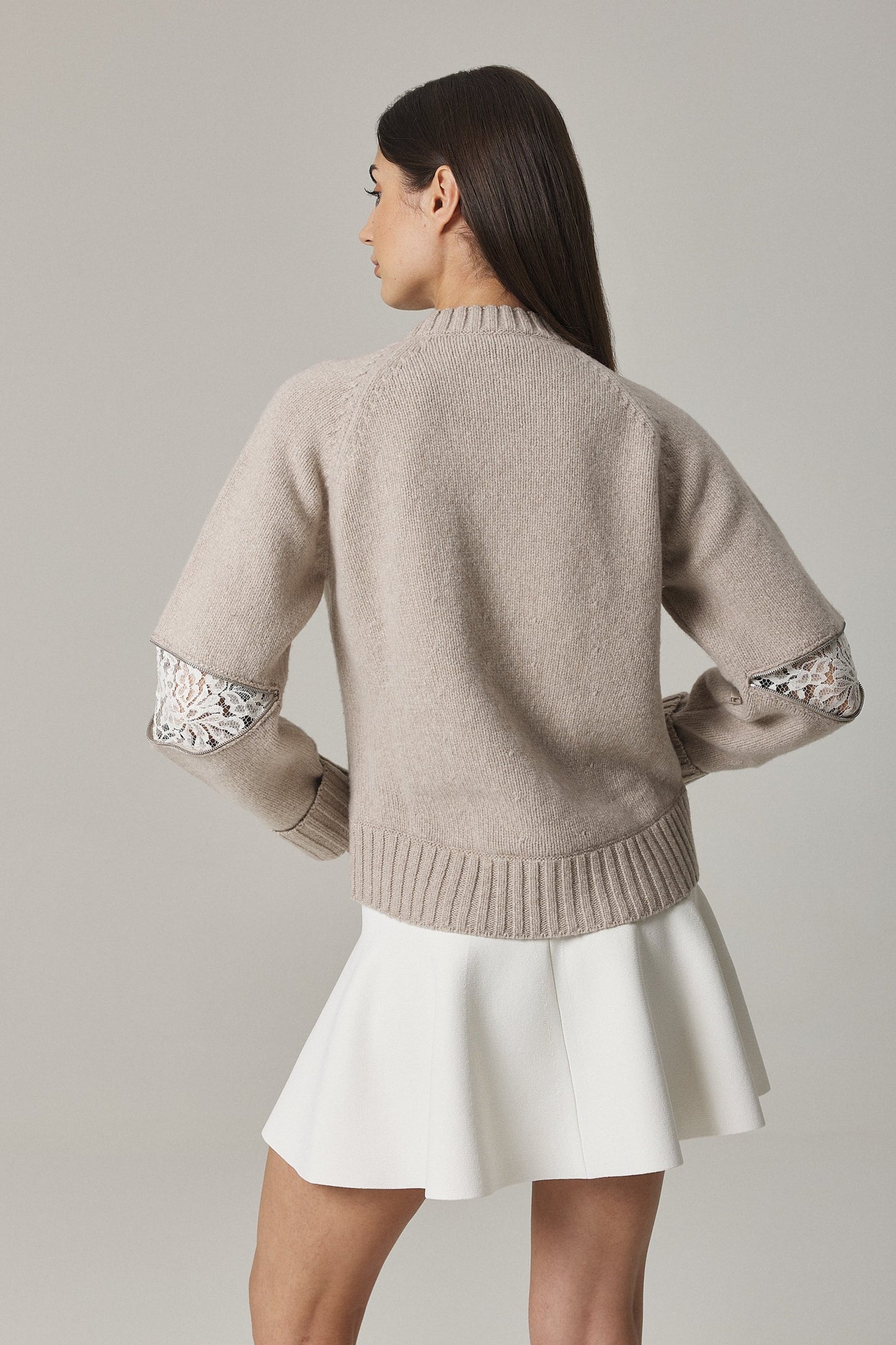 
                  
                    VAL CASHMERE BLEND PULLOVER WITH LACE INSERTS IN OAT
                  
                