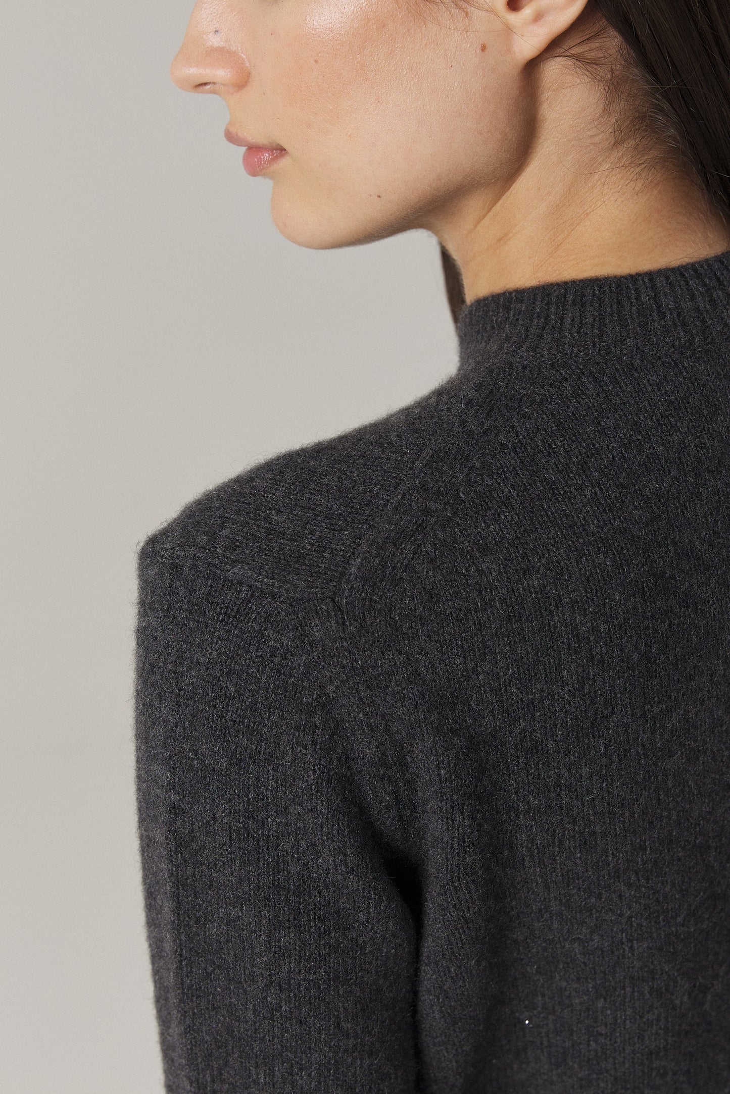 
                  
                    NYLA CROPPED CASHMERE CARDIGAN IN ANTHRACITE
                  
                