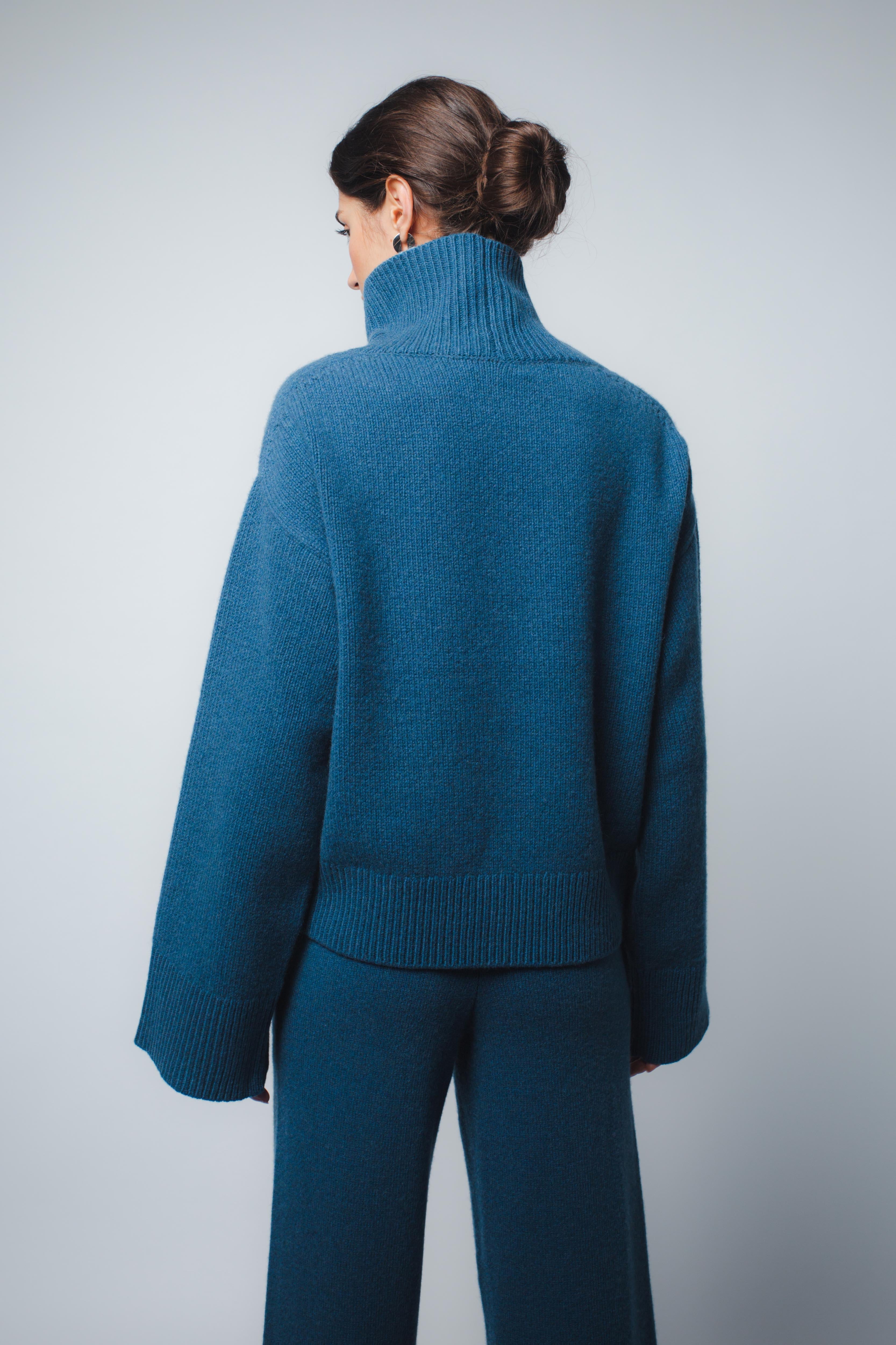 SANTICLER Italian cashmere turtleneck sweater in Peacock Blue