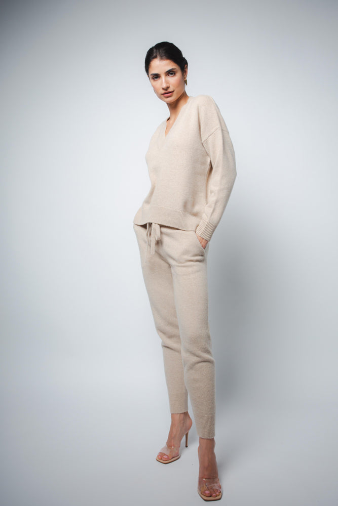 
                  
                    ADDISON CASHMERE TRACK PANT IN BEIGE SAND
                  
                