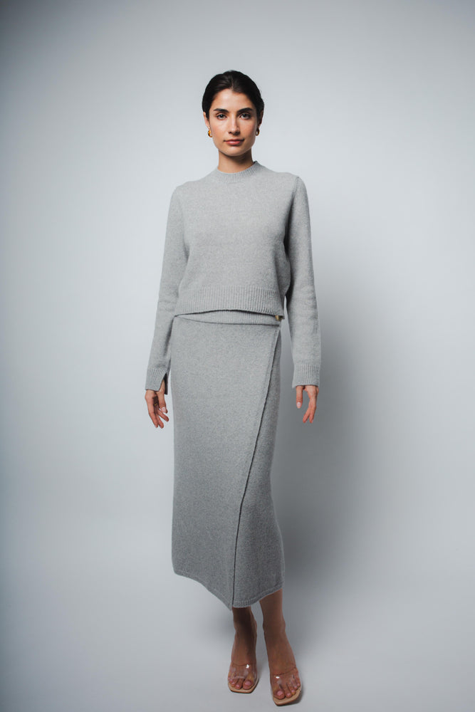 
                  
                    ZOE CROPPED CASHMERE PULLOVER IN HEATHER GREY
                  
                
