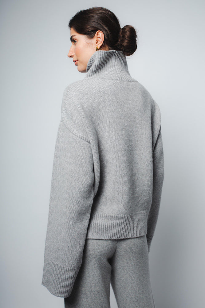 
                  
                    CIO DROPPED SHOULDER CASHMERE PULLOVER IN HEATHER GREY
                  
                