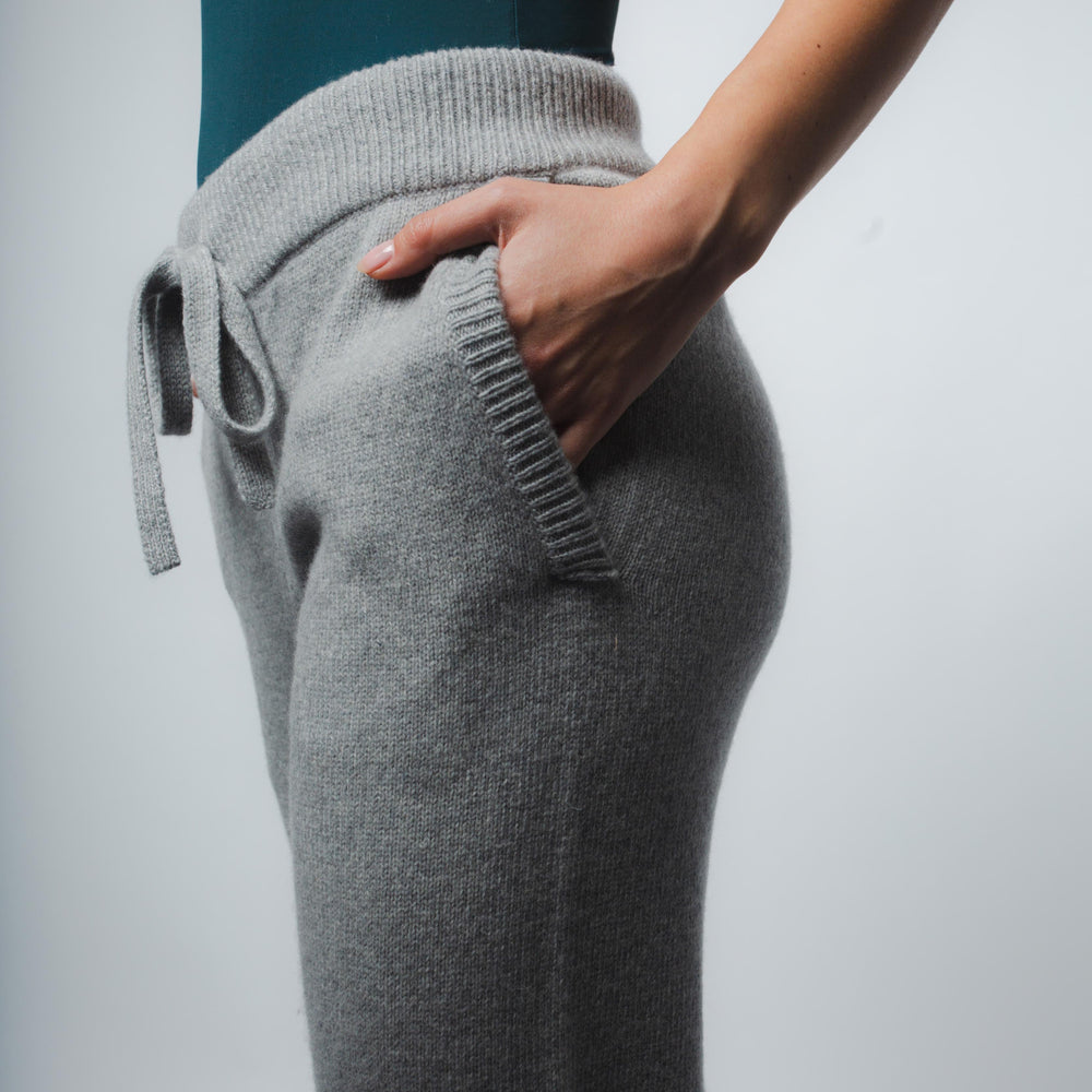 
                  
                    ADDISON CASHMERE TRACK PANT IN HEATHER GREY
                  
                
