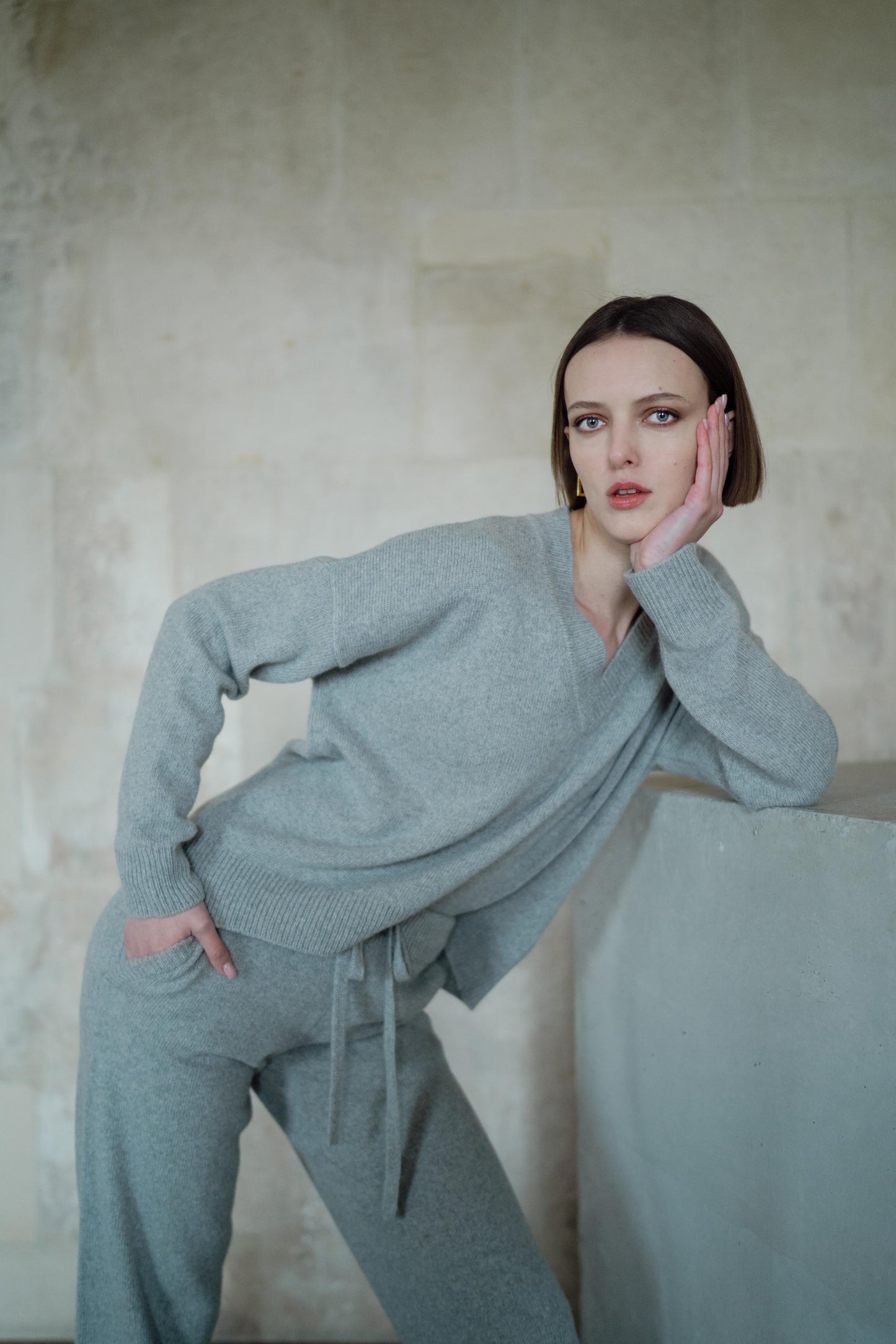 SANTICLER Italian cashmere tack pant in Heather Grey – Santicler