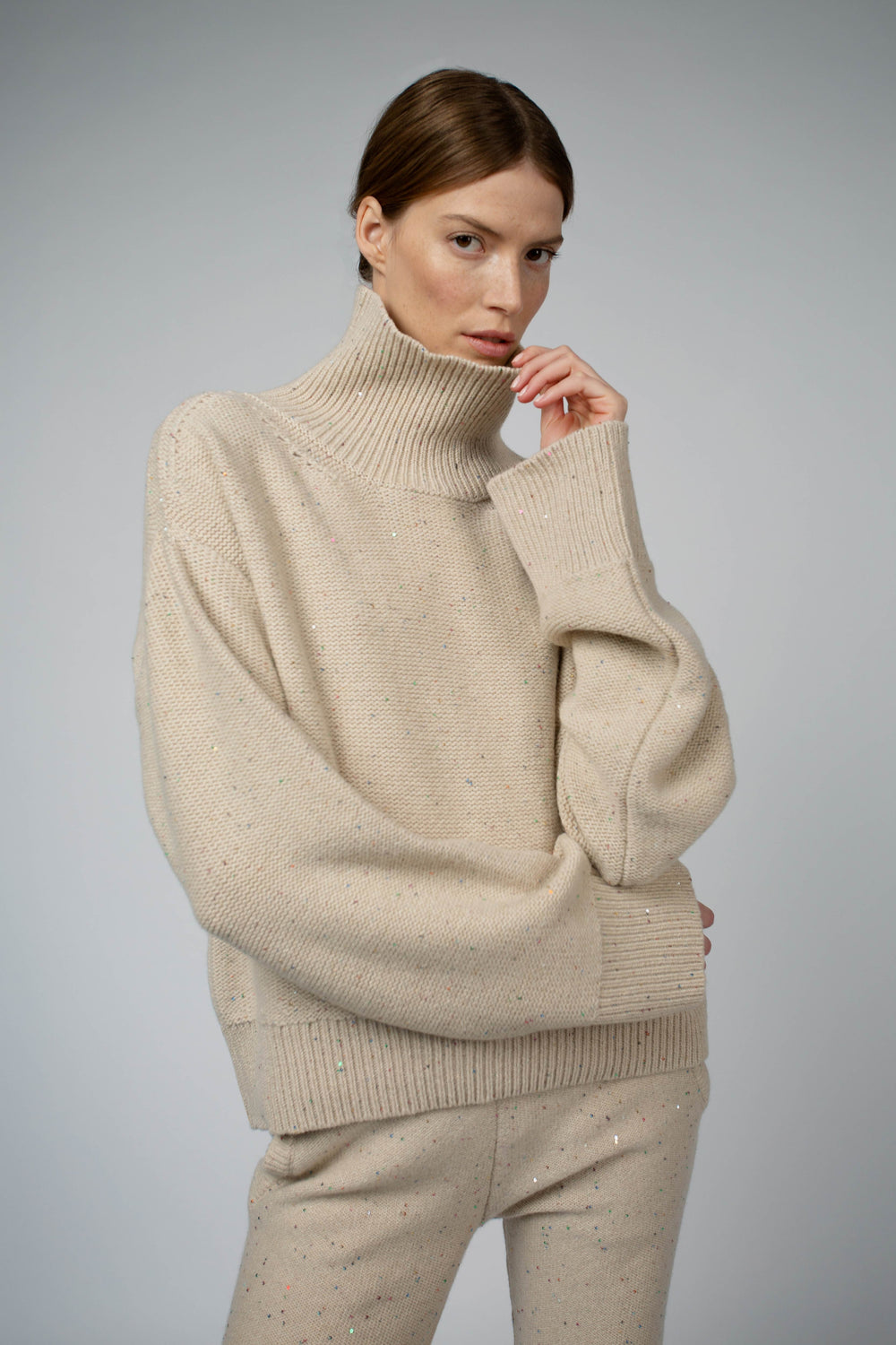 CIO CASHMERE RELAXED FIT SWEATER IN BEIGE SPARKLE