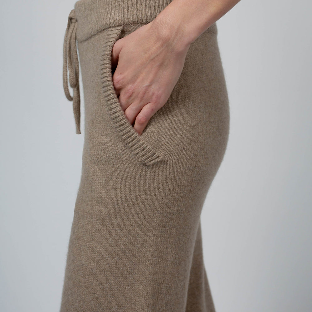 SANTICLER Flare Leg Cashmere Lounge Pant in Chestnut – Santicler