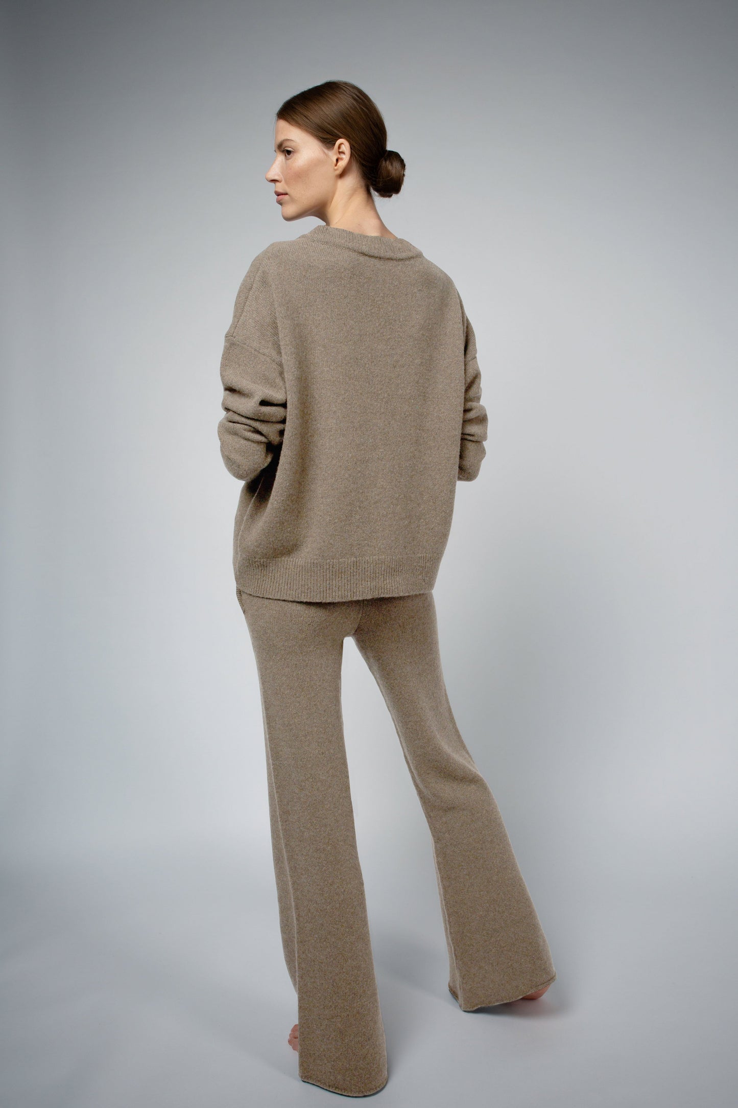 
                  
                    CRISTA V-NECK CASHMERE SWEATER IN FAWN
                  
                