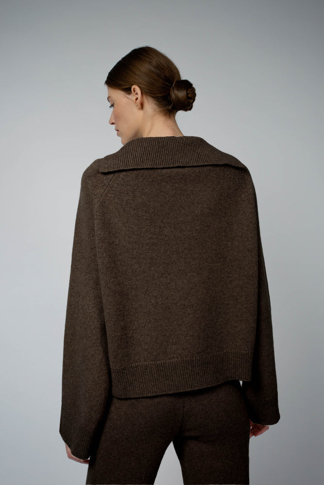 
                  
                    LAUREN RAGLAN SLEEVE CASHMERE SWEATER IN CHESTNUT
                  
                